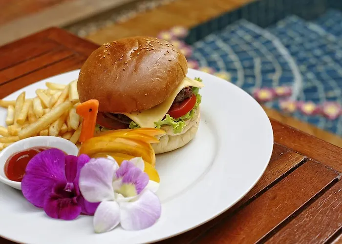 Forest King Hotel 3*