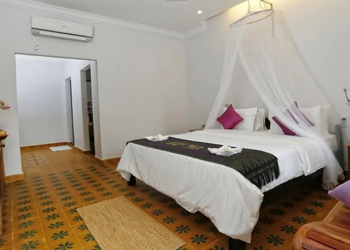 Forest King Hotel 3*